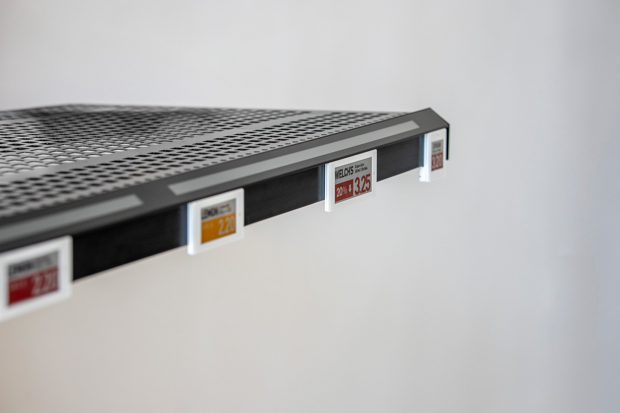 Rail for Electronic Shelf Labels (ESL) powered by Epishine indoor solar cells